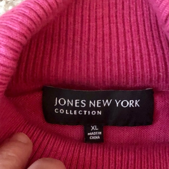 Jones New York  Vintage Pink Turtleneck Sweater - Picture 4 of 5